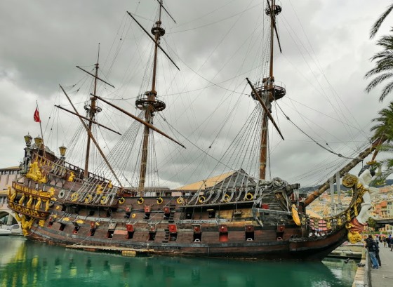 Пиратский корабль в Генуе