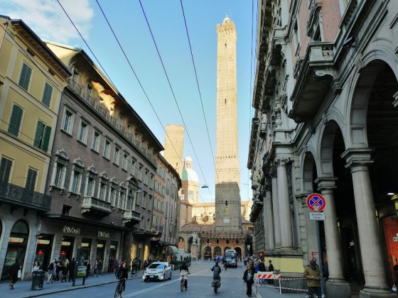 Падающие башни Болоньи