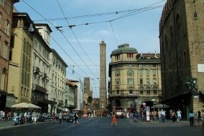 Две Башни, фото, Болонья, Италия