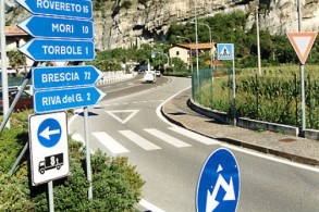 Дороги, фото, Дорожные знаки, Италия