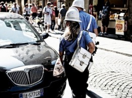 Проверка парковочных билетов, фото, Италия