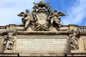 Фонтан Треви в Риме, фото, Надпись на фонтане, Рим, Италия