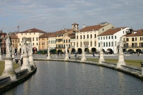 Площадь Прато-делла-Валле, фото, Падуя, Венето, Италия