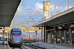 Вокзал Термини, фото, Скорый поезд, Рим, Италия