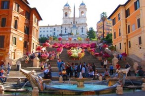 Погода в Риме в мае, фото, Испанская лестница в цвету, Рим, Италия