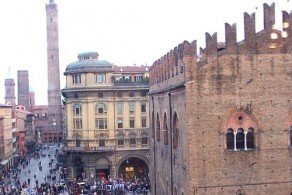 Что посмотреть в Болонье, фото, Падающие башни, Эмилия-Романья, Италия