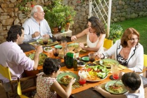 Традиции общения в Италии, фото. семейный обед, Италия