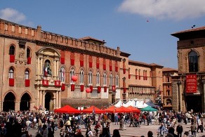 Что посмотреть в Болонье, фото, Пьяцца Маджоре, Эмилия-Романья, Италия