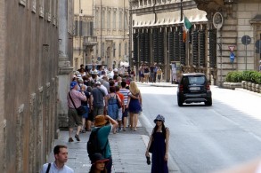 Август в Риме, фото, очередь, достопримечательности, Рим, Италия