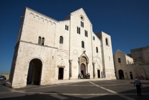 Бари в Италии, фото, базилика Святителя Николая, Бари, Италия