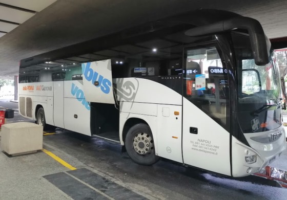 Автобус Vplabus в аэропорту Генуи