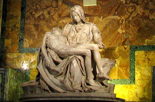Пьета Микеланджело в соборе Св. Петра