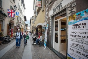 Чем заняться в Бормио, фото, шопинг на улице Рома, горнолыжный курорт, Италия