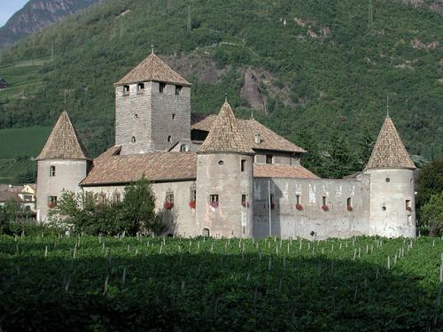 Замок рода Мареччио в Больцано