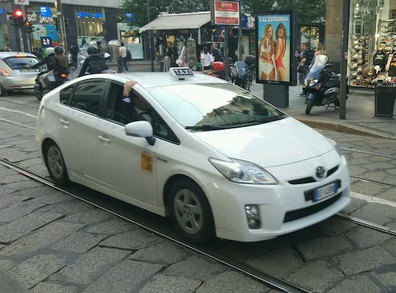 Миланское такси в центре города