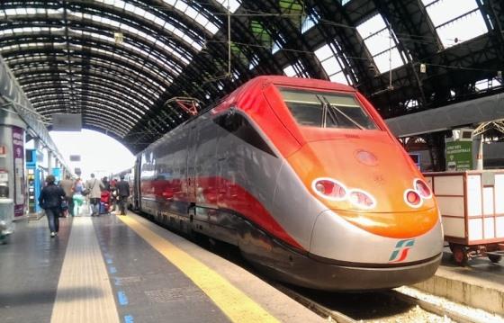 Поезд из аэропорта Мальпенса до вокзала Милано Централе