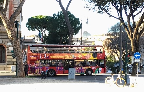 Экскурсионные автобусы в Риме